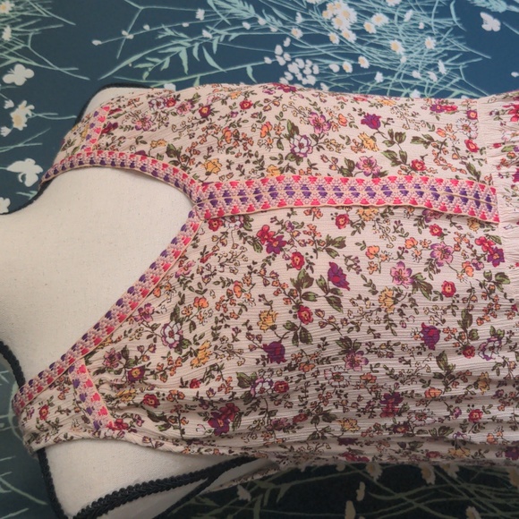 Boho Patrons of Peace Floral Top - Picture 2 of 6